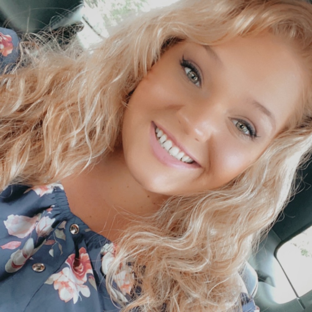 Meet your Posher, Dee